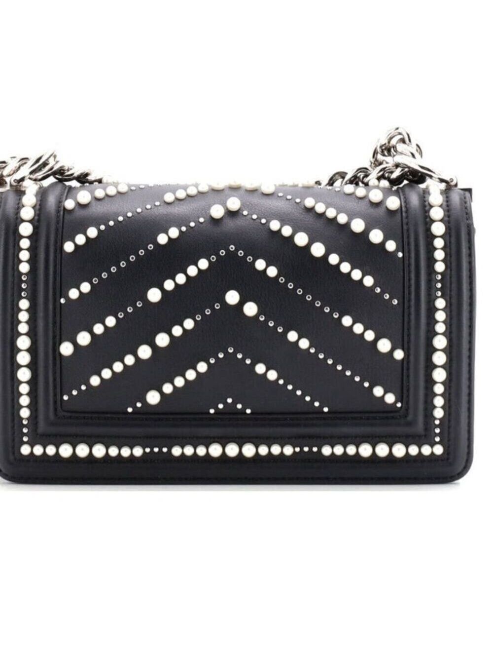 CHANEL Boy Bag Black Chevron with Pearls - Picture 4 of 10
